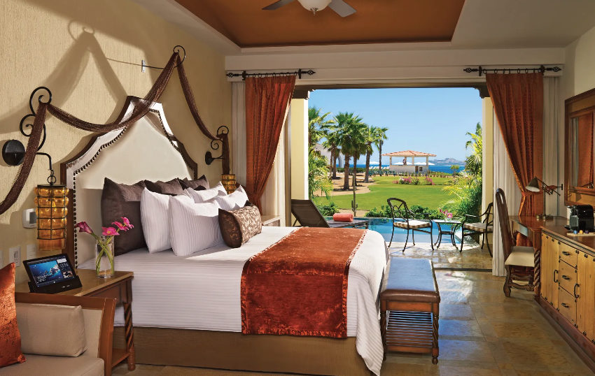 Preferred Club Junior Suite Swim Out, Secrets Puerto Los Cabos