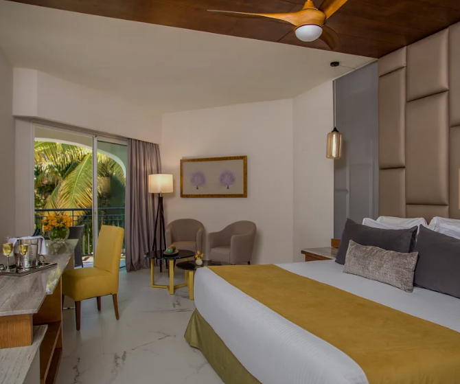 Preferred Club Junior Suite Tropical View, Secrets Royal Beach
