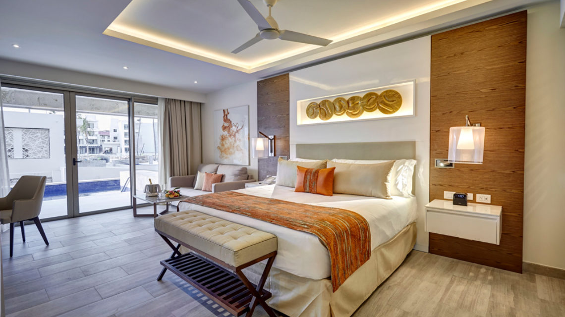 Luxury Junior Suite Swim Out, Royalton Bavaro