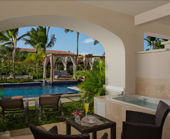 Preferred Club Junior Suite Swim-up, Secrets Royal Beach
