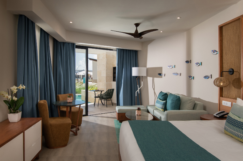 Preferred Club Junior Suite Swim Out - King, Dreams Macao Beach