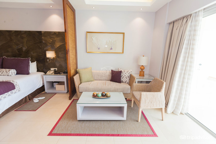 Preferred Club Junior Suite Pool View, Secrets Royal Beach