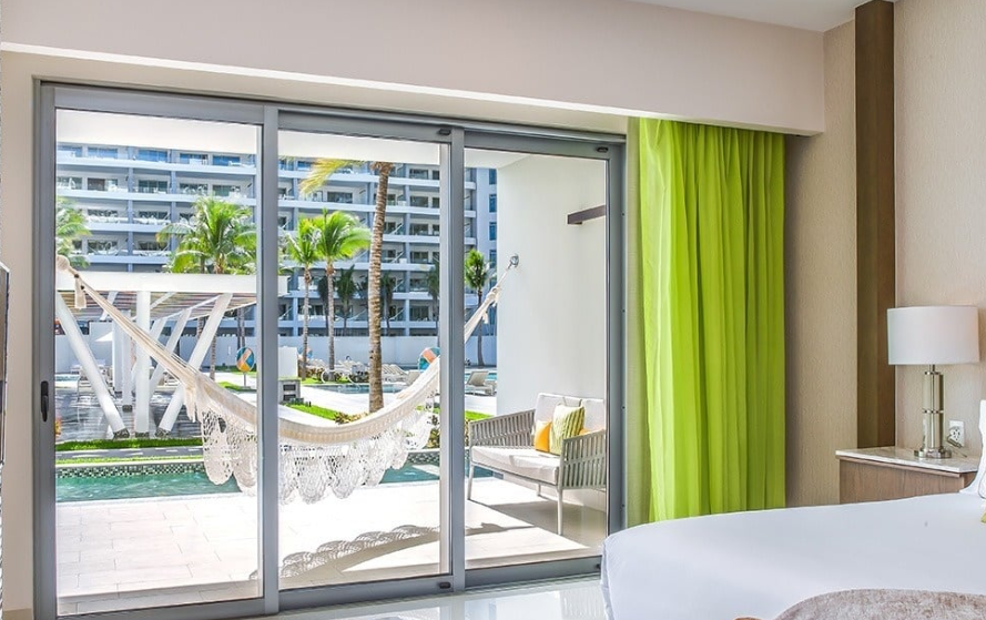 Junior Suite Swim Up Queen, Garza Blanca Resort and Spa Cancun