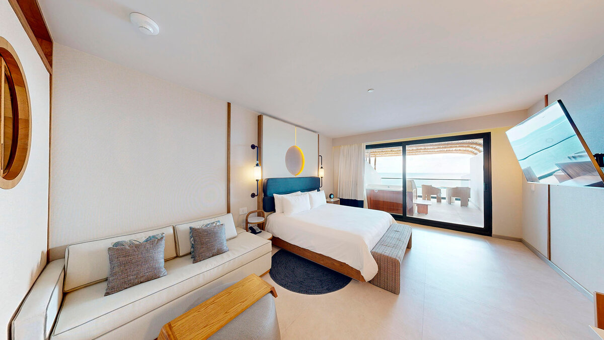 Oceanfront F&F Suite - King, AVA Cancun
