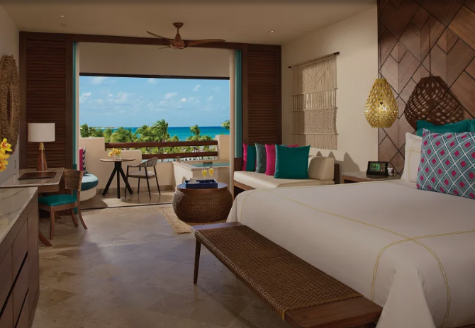 Preferred Club Junior Suite Ocean View, Secrets Maroma