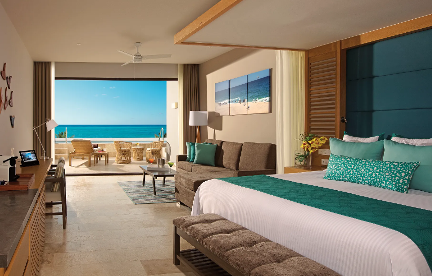 Preferred Club Junior Suite Swim-Out Ocean View – King, Dreams Playa Mujeres
