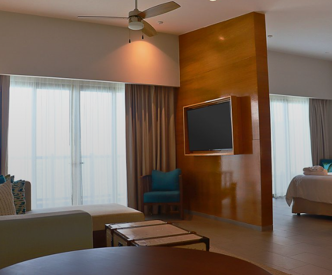 Preferred Club Master Suite Ocean Front King, Dreams Natura