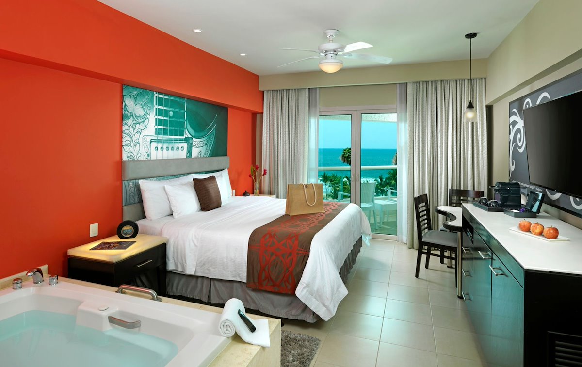 Diamond Ocean View - King (5 nights), Hard Rock Hotel Vallarta