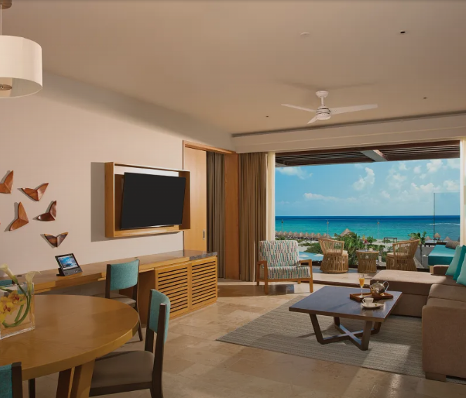 Preferred Club Master Suite Ocean View - King, Dreams Playa Mujeres