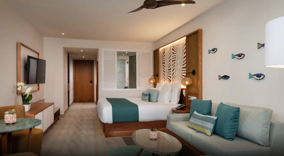 Preferred Club Junior Suite Tropical View - King, Dreams Macao Beach