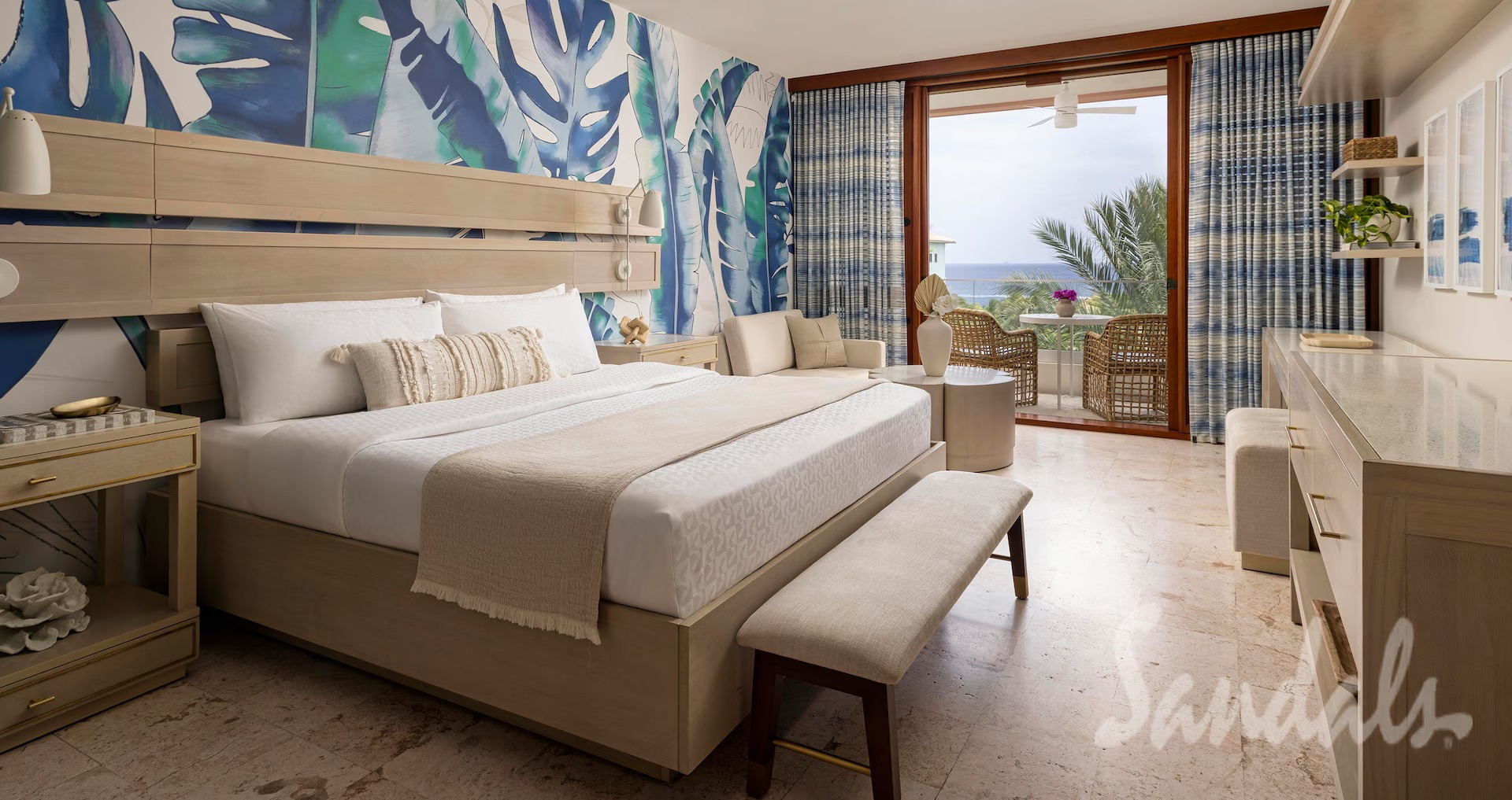 Carisia Club Level Oceanview Room, Sandals Royal Curacao