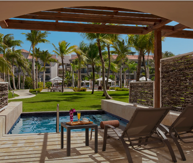 Preferred Club Junior Suite Private Pool, Secrets Royal Beach