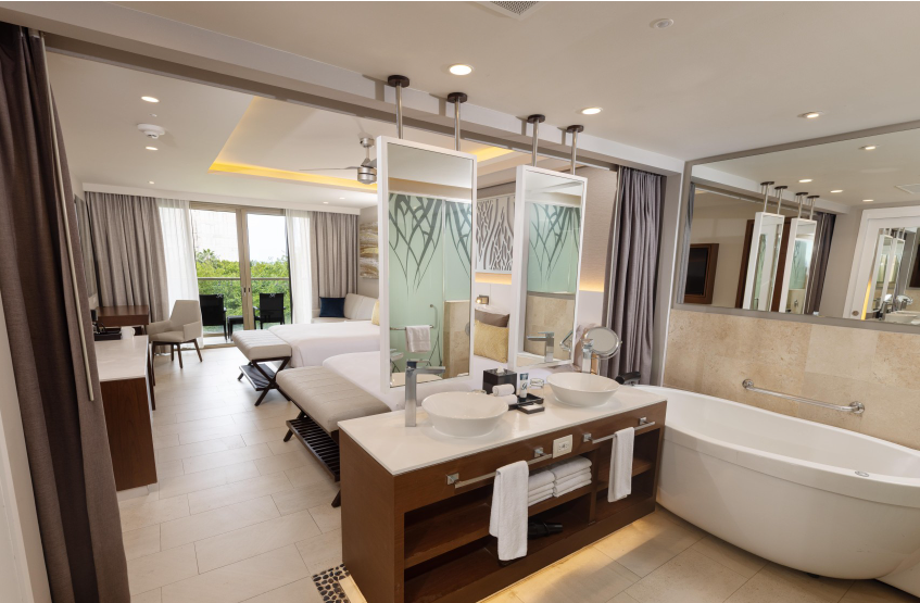 Diamond Club Luxury Junior Suite Ocean View, Royalton Riviera Cancun