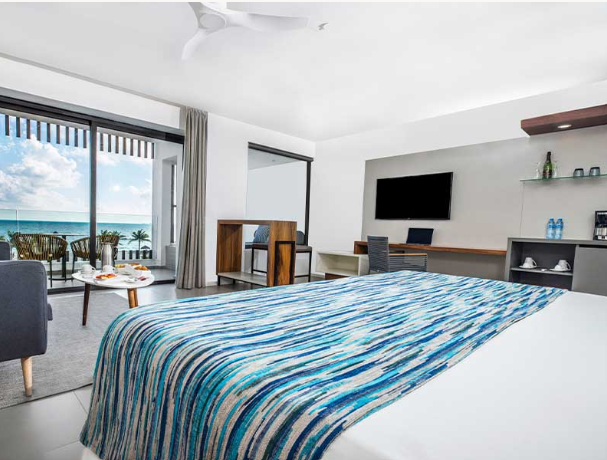 Jr. Suite Ocean Front (Outdoor Jacuzzi), Majestic Elegance Costa Mujeres