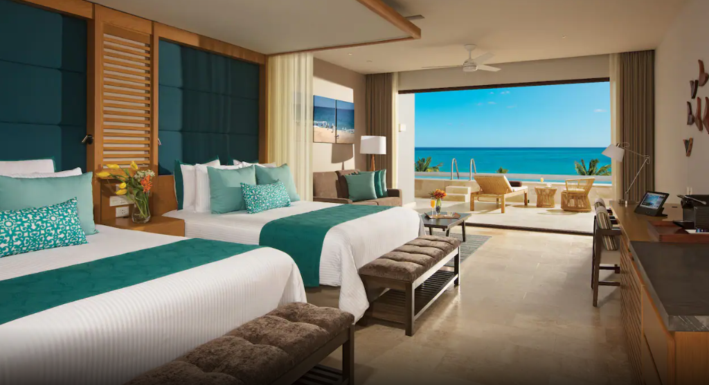 Preferred Club Junior Suite Swim-Out Ocean View – Double, Dreams Playa Mujeres