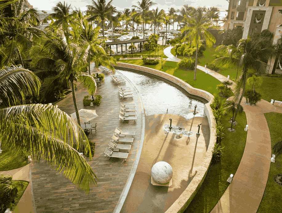 Villa del Palmar Cancun